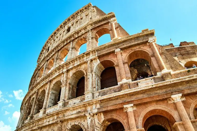 Coliseum-Italy.jpg