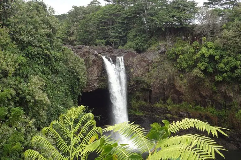Rainbow-Falls-Hilo-Hawaii.jpg